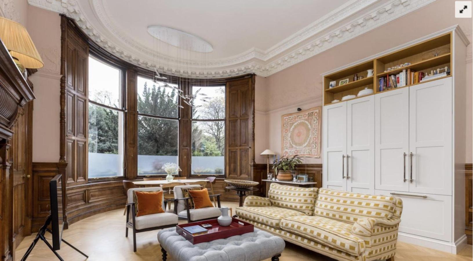 Luxury Wood Panelled West End Flat *